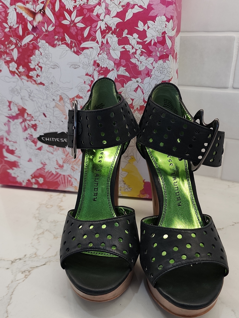 Chinese Laundry Black Heeled Sandals with Green Insole
